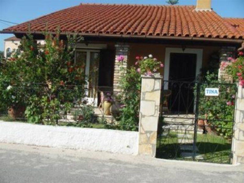Villa Tina Ахарави Екстериор снимка