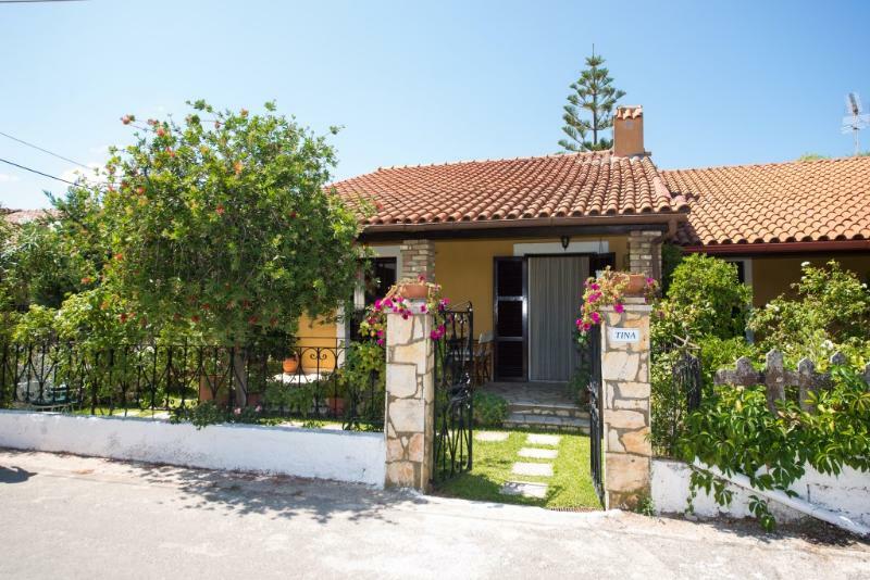 Villa Tina Ахарави Екстериор снимка